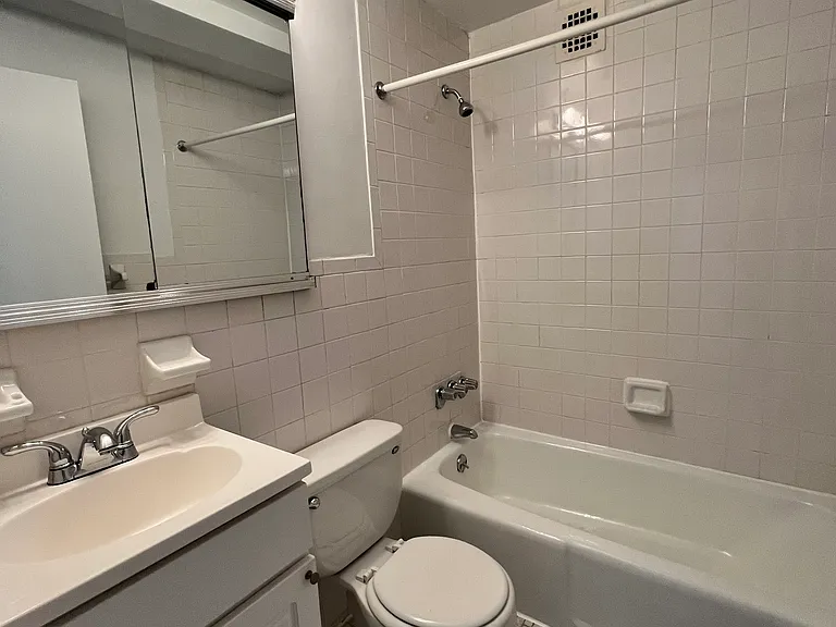 333 E 95th St #3D — Photo 9