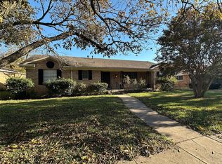 8332 Van Pelt Dr, Dallas, TX 75228
