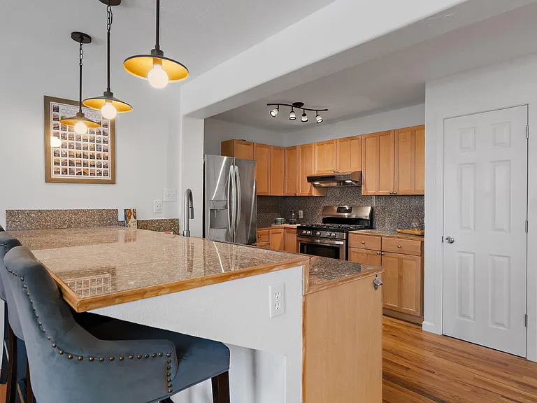 3224 S Elm St — Photo 14