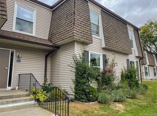 164 Rinaldi Blvd APT B, Poughkeepsie, NY 12601