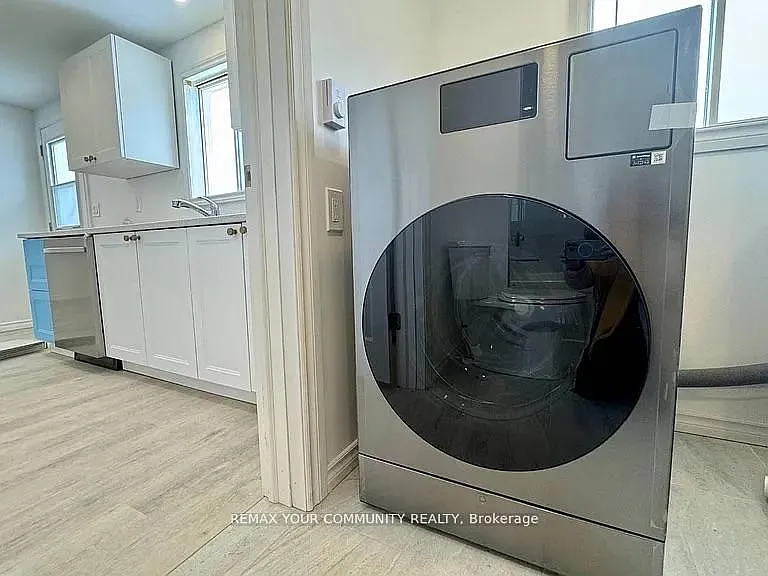 22 Clifton St #MAIN FLOOR — Photo 8
