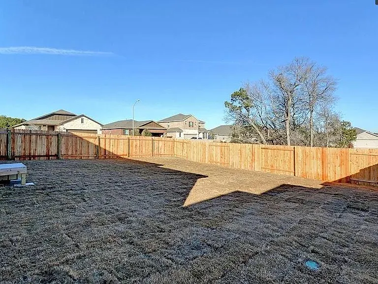 1605 Torre St — Photo 21
