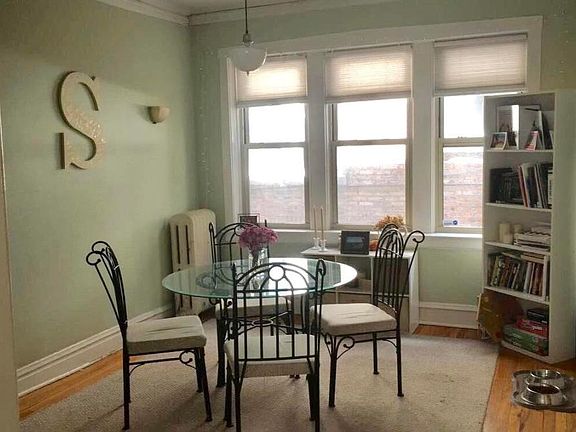 3rd image of 242 S Maple Ave #1/22N