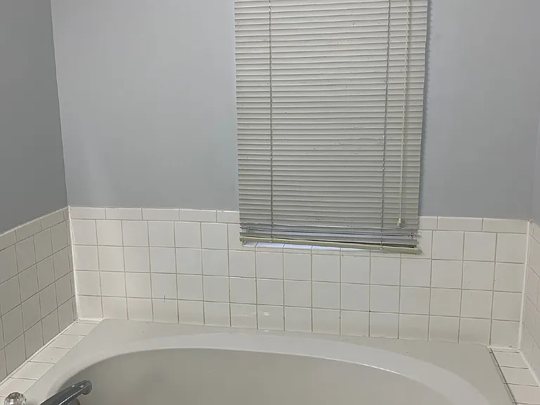 402 Harvest Ln — Photo 17