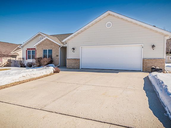 3rd image of 452 Northview Trl