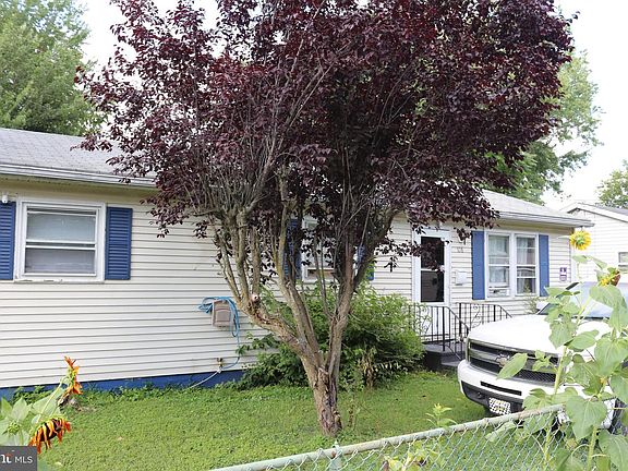 2nd image of 708 Woolford St