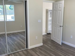 1231 W 94th St #4, Los Angeles, CA 90044