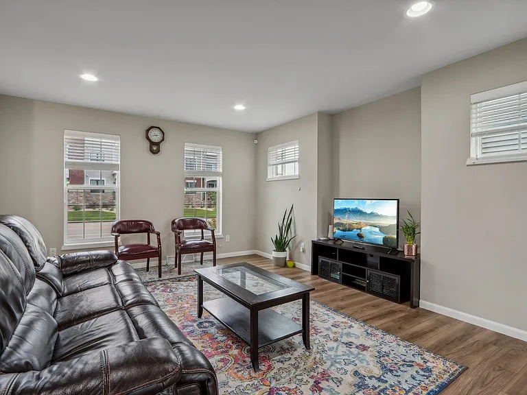 1835 Summerfield Way — Photo 16