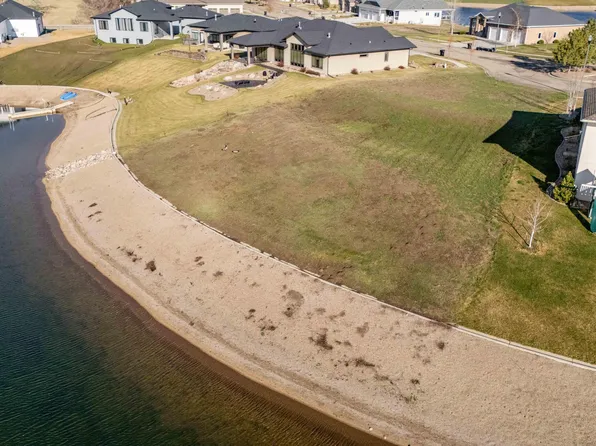 827 Voyager Pl, City Of Bismarck, ND 58504