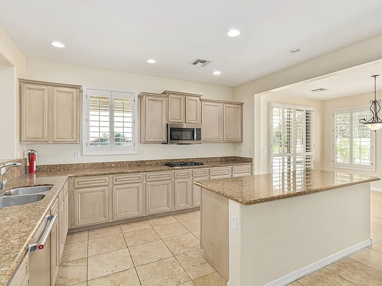 4878 S Fresno St — Photo 34