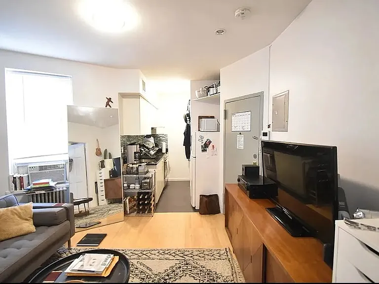 56 Elizabeth St #15 — Photo 8