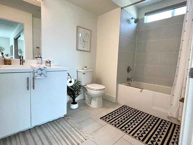 5210 W Olympic Blvd #201 — Photo 8
