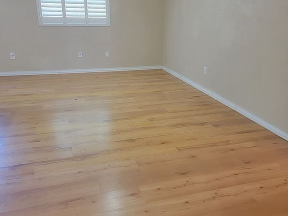 4th image of 4075 E Lake Park Dr
