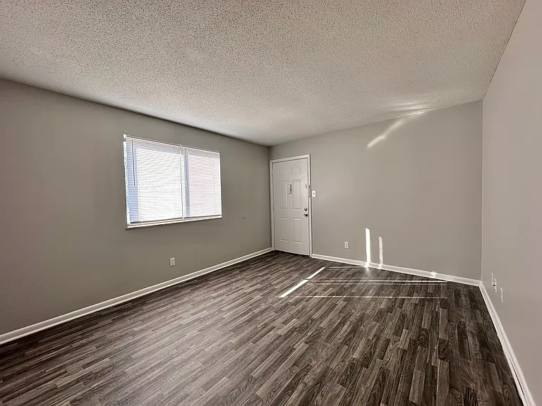 827 Twin Oaks Way #120 — Photo 3