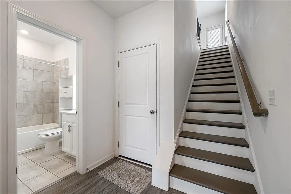 4 bed, 3.5 bath, 2267 sqft, $2,900 — Photo 4