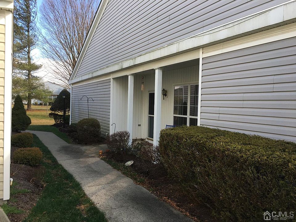 2nd image of 491 Skylark Dr