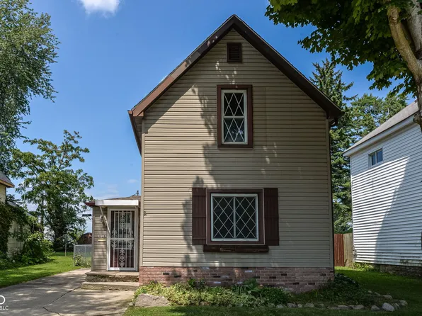 1928 N D St, Elwood, IN 46036