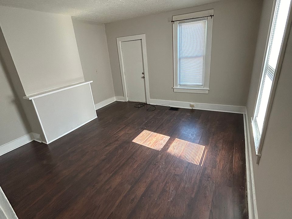 1st image of 905 Blue Ave #2