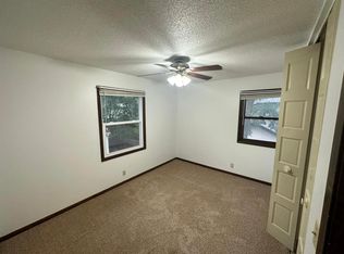 414 W 6th St #E, Spencer, IA 51301