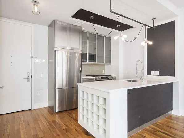 395 Leonard Street image 7 of 8