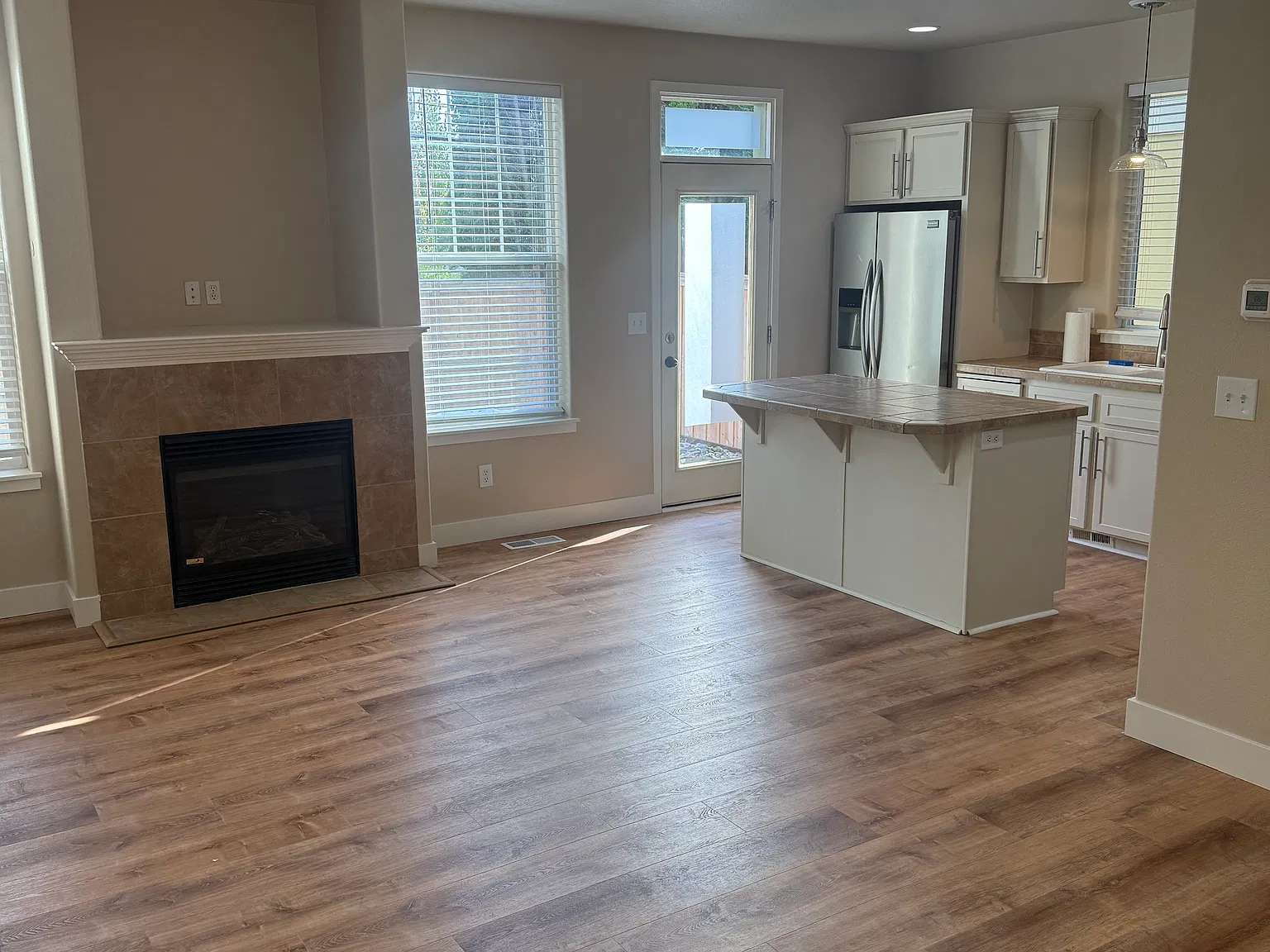 3 bed, 1508 sqft, $2,600 — Photo 2