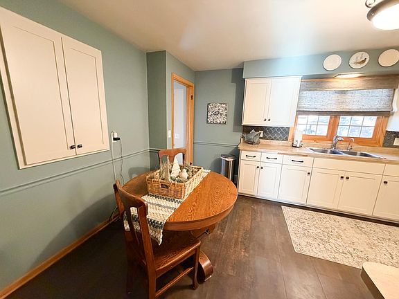 5th image of 310 Worthmore St