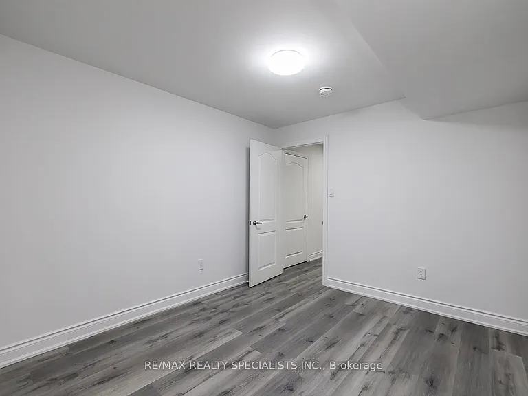 1 Huron Ln — Photo 18