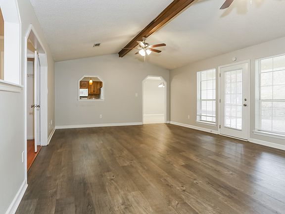 5th image of 210 Dogwood Place Dr