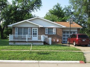 341 W Cherry St, Olney, IL 62450