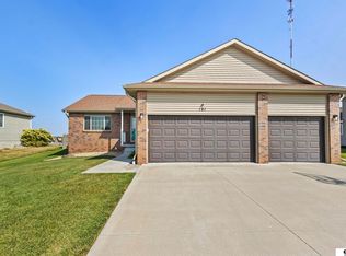 181 Northwood Ln, Palmyra, NE 68418