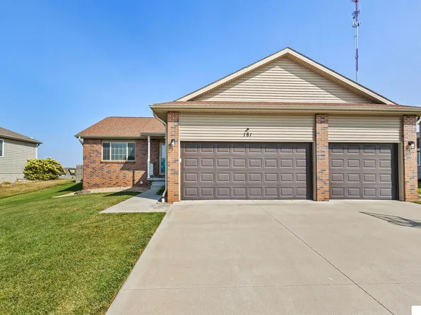 181 Northwood Ln, Palmyra, NE 68418