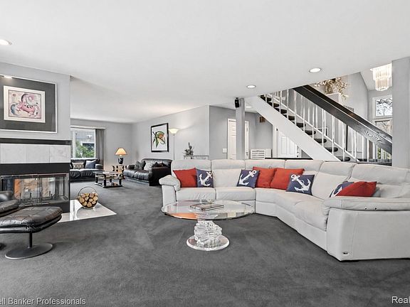 5th image of 3410 Benstein Rd