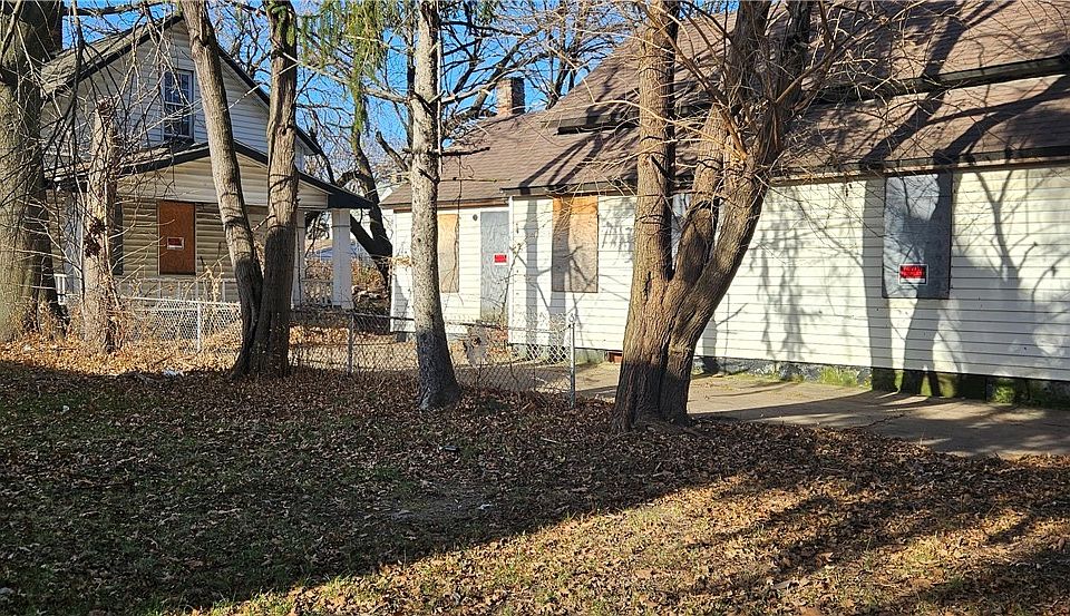 2nd image of 1256 E 59th St