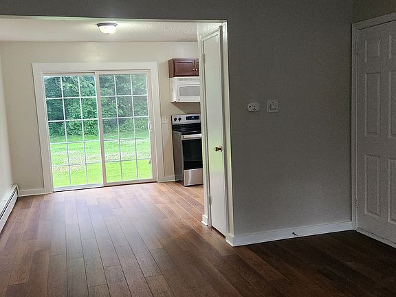 4th image of 3 Campbell Dr #3