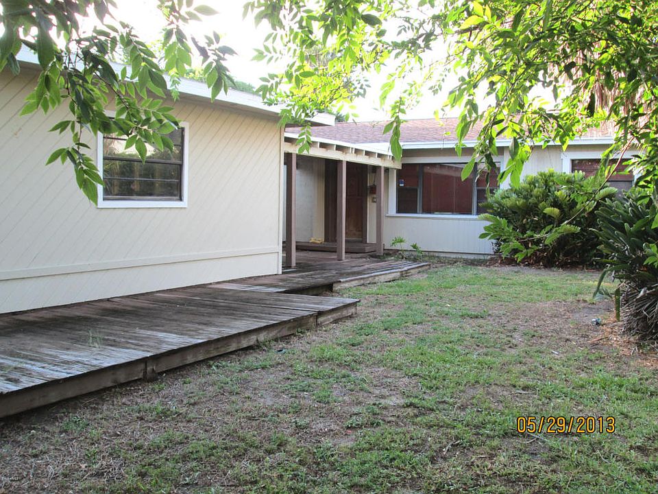 1st image of 150 Flores St