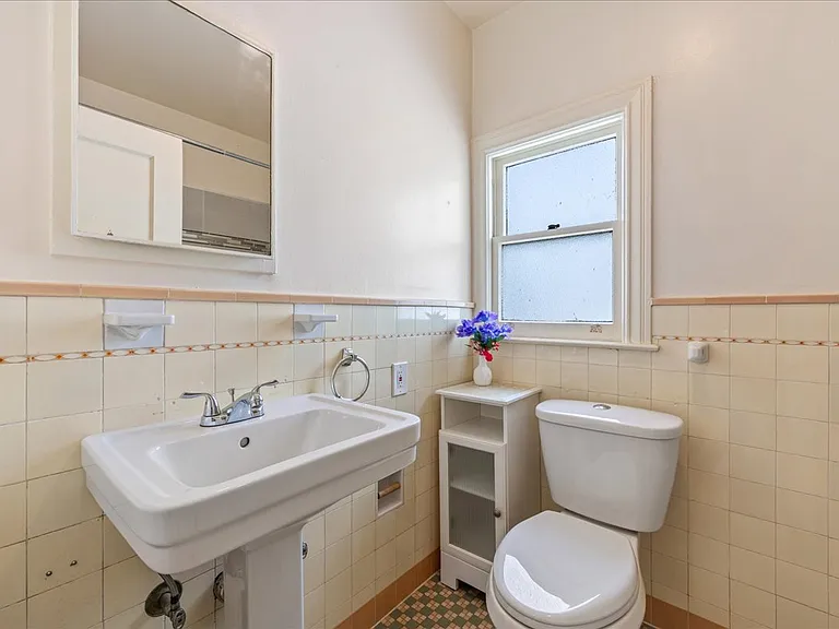 276 East Ave — Photo 21