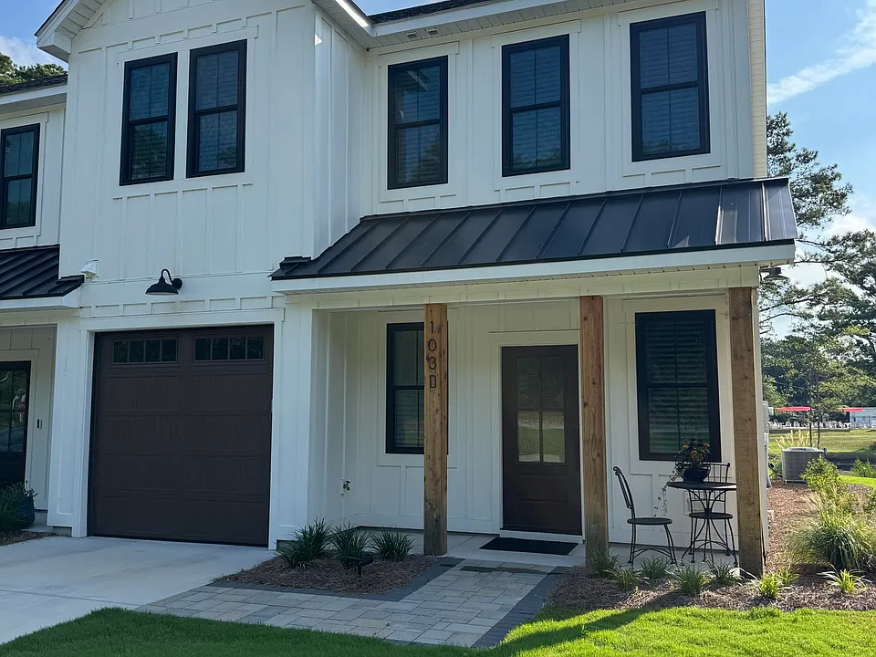 107 Star Lake Cir #D