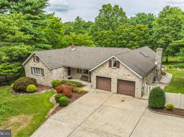 10 Forsythia Ln, Woodstown, NJ 08098