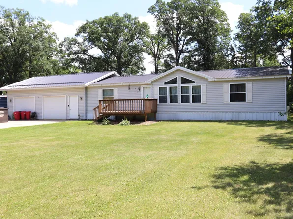 752 Lenmark Ln, Badger, MN 56714