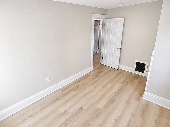 5th image of 200 8th St NW #1