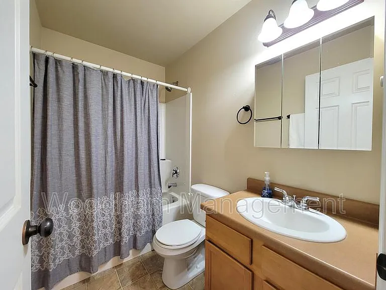 1112 Biehl Dr #B — Photo 15