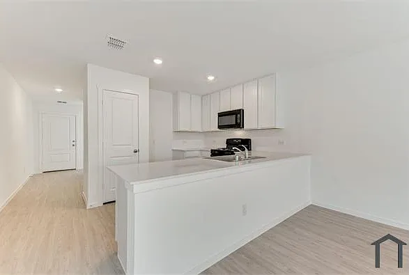 4017 Equestrian Dr — Photo 1