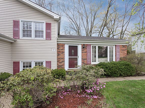 2nd image of 815 Windemere Ln