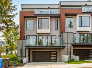 2703 N Erlton St SW #1, Calgary, AB T2S2W4
