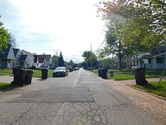 5th image of 244 Spruce St