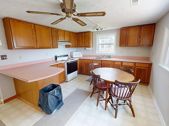 3rd image of 23 Lee St