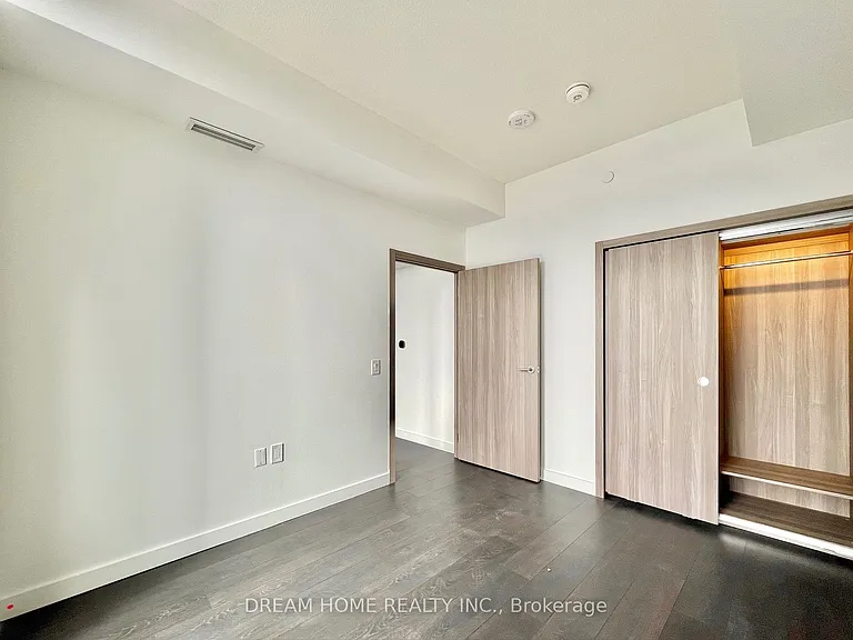 38 Widmer St #1810 — Photo 4