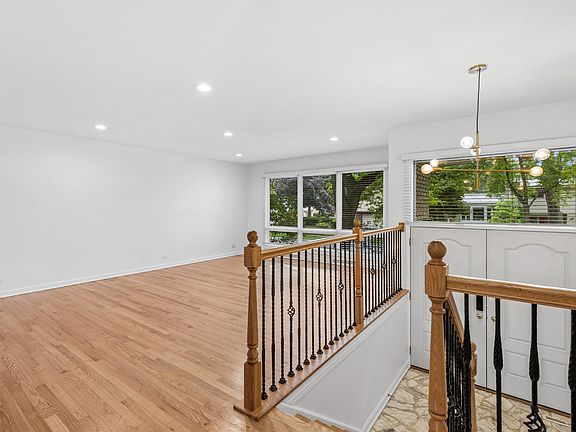 3rd image of 409 Brookside Dr