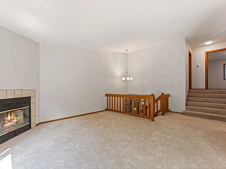 15465 Sussex Dr — Photo 4