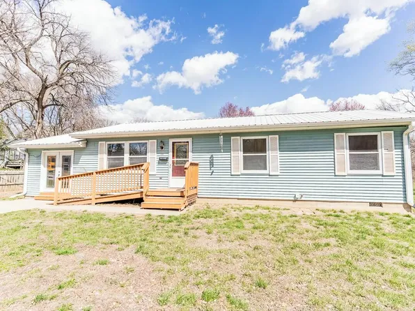 209 S Grove St, Glenwood, IA 51534